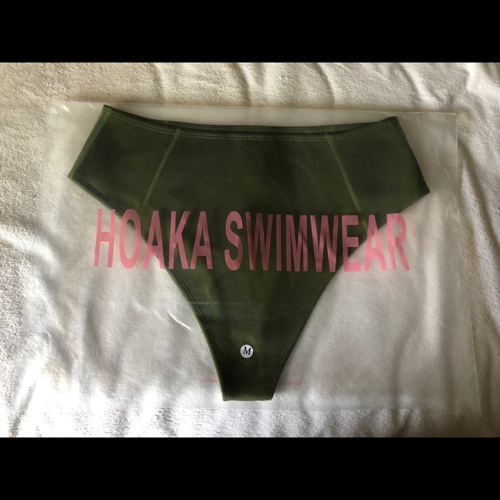 NWOT Hoaka Swimwear bikini bottoms